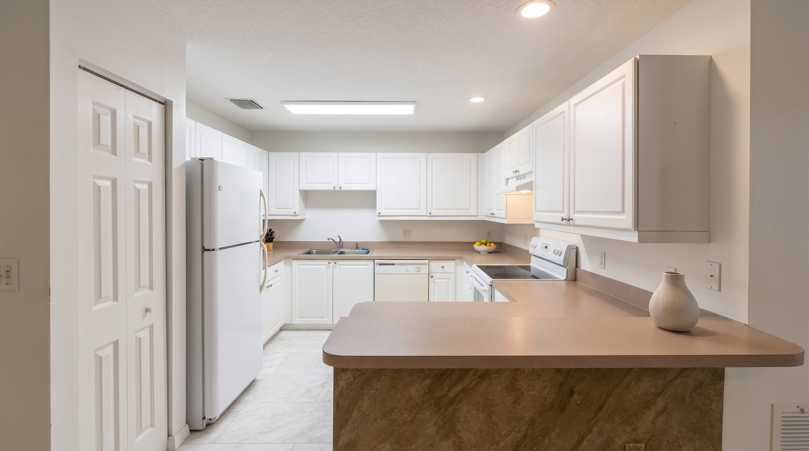1022 Foster Road – photo 5