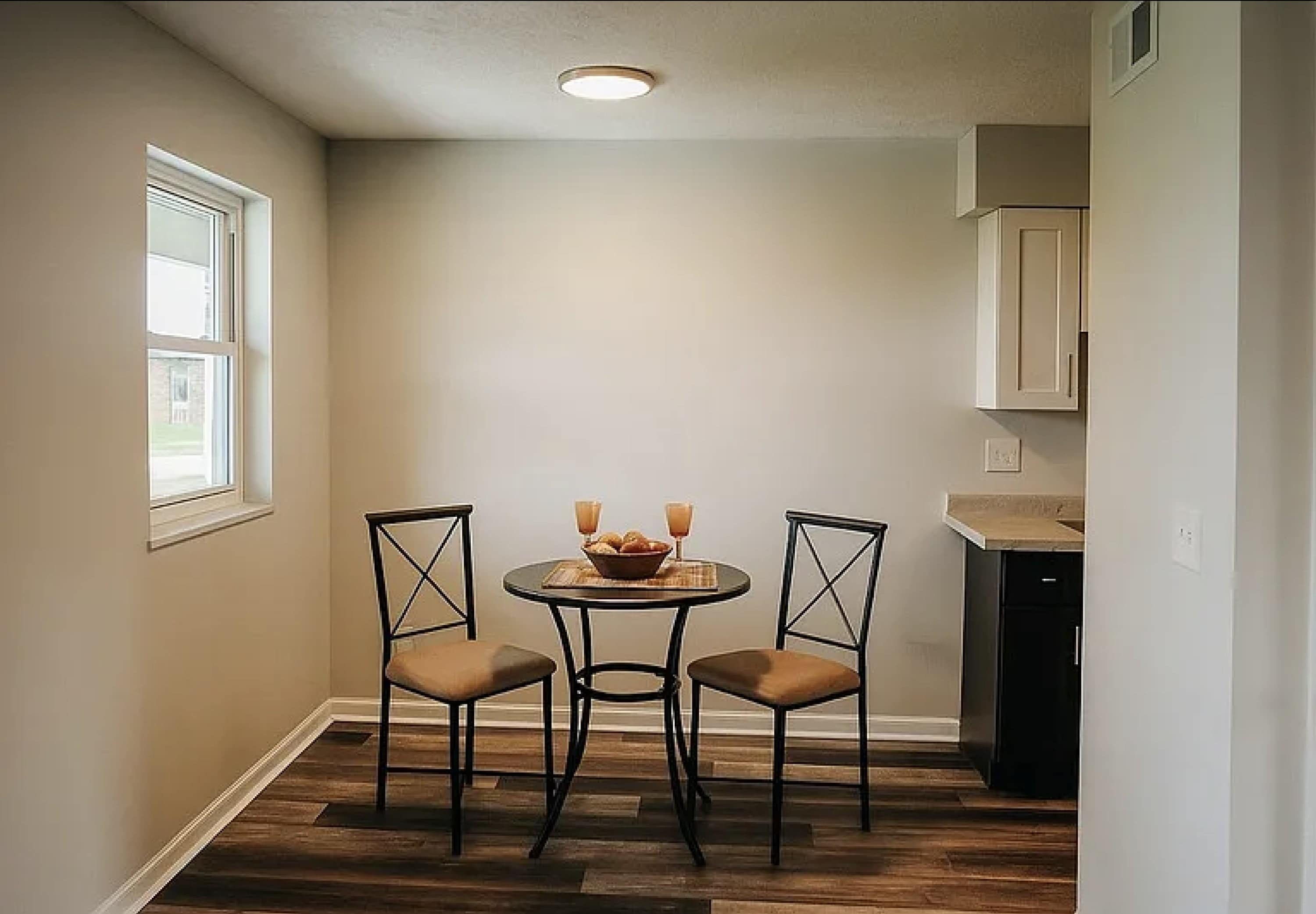 388 Elmwood Drive – photo 4