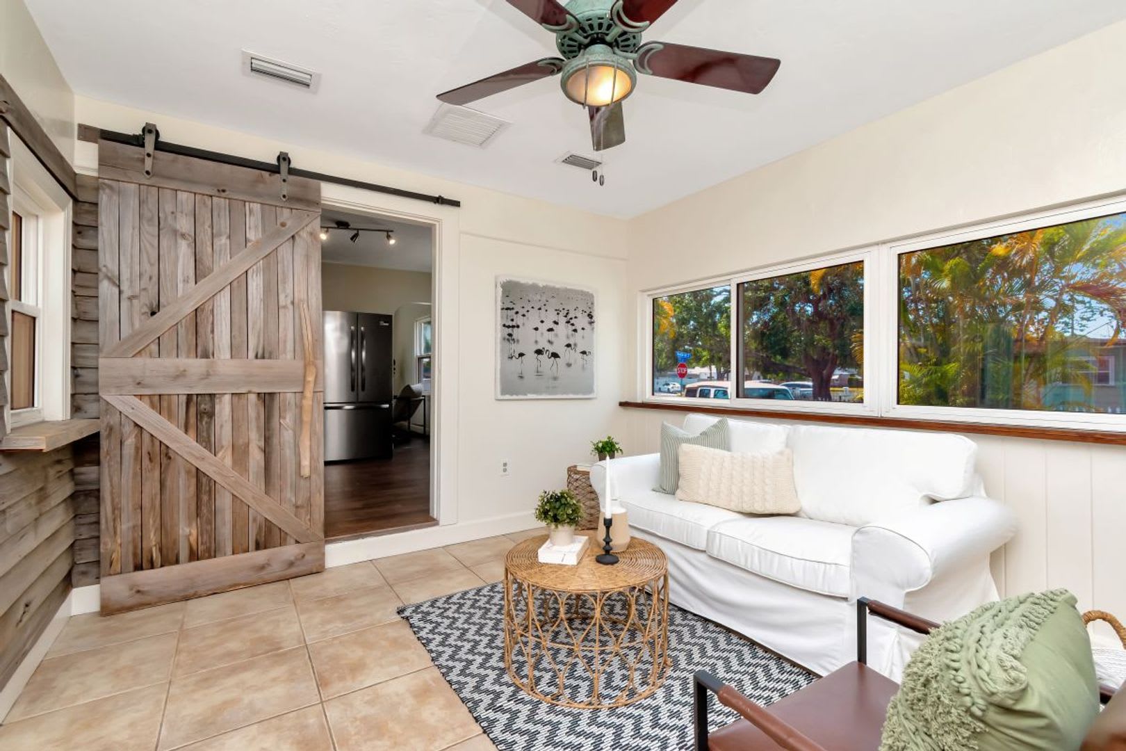 4 2 Home Charming Gulfport Home Featuring Nice Upgrades – photo 2