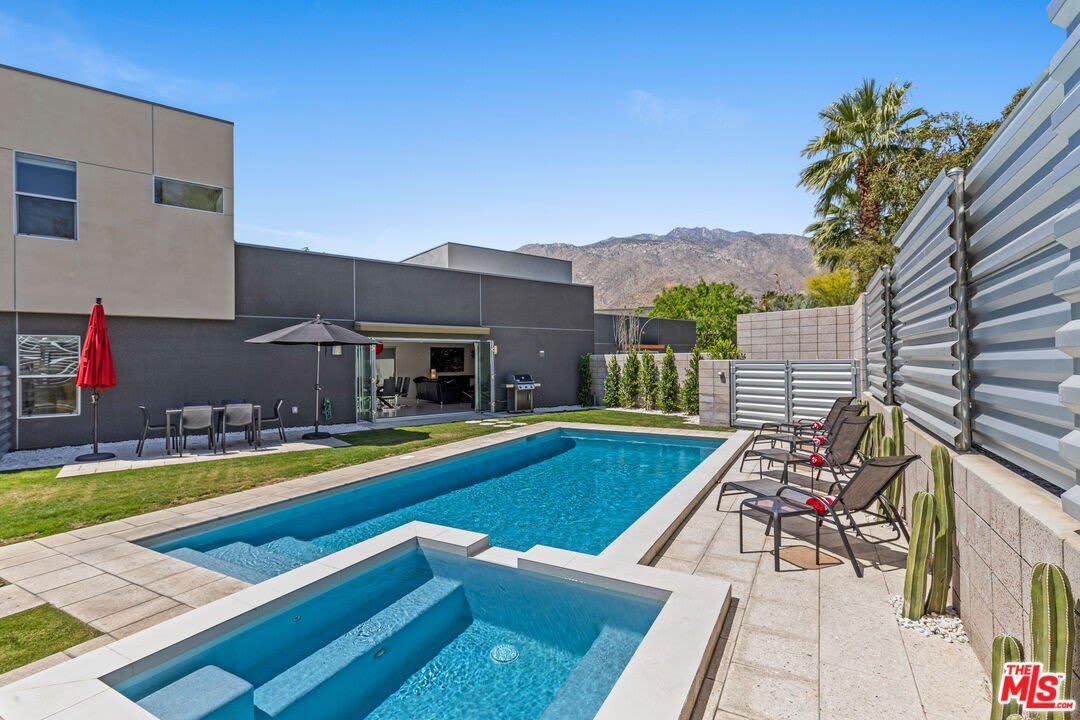 1052 Audrey Dr – photo 1