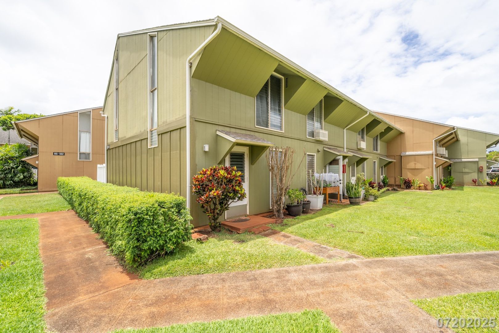 2bd / 1.5ba / 2 parking Condo in Mililani Manor – photo 2