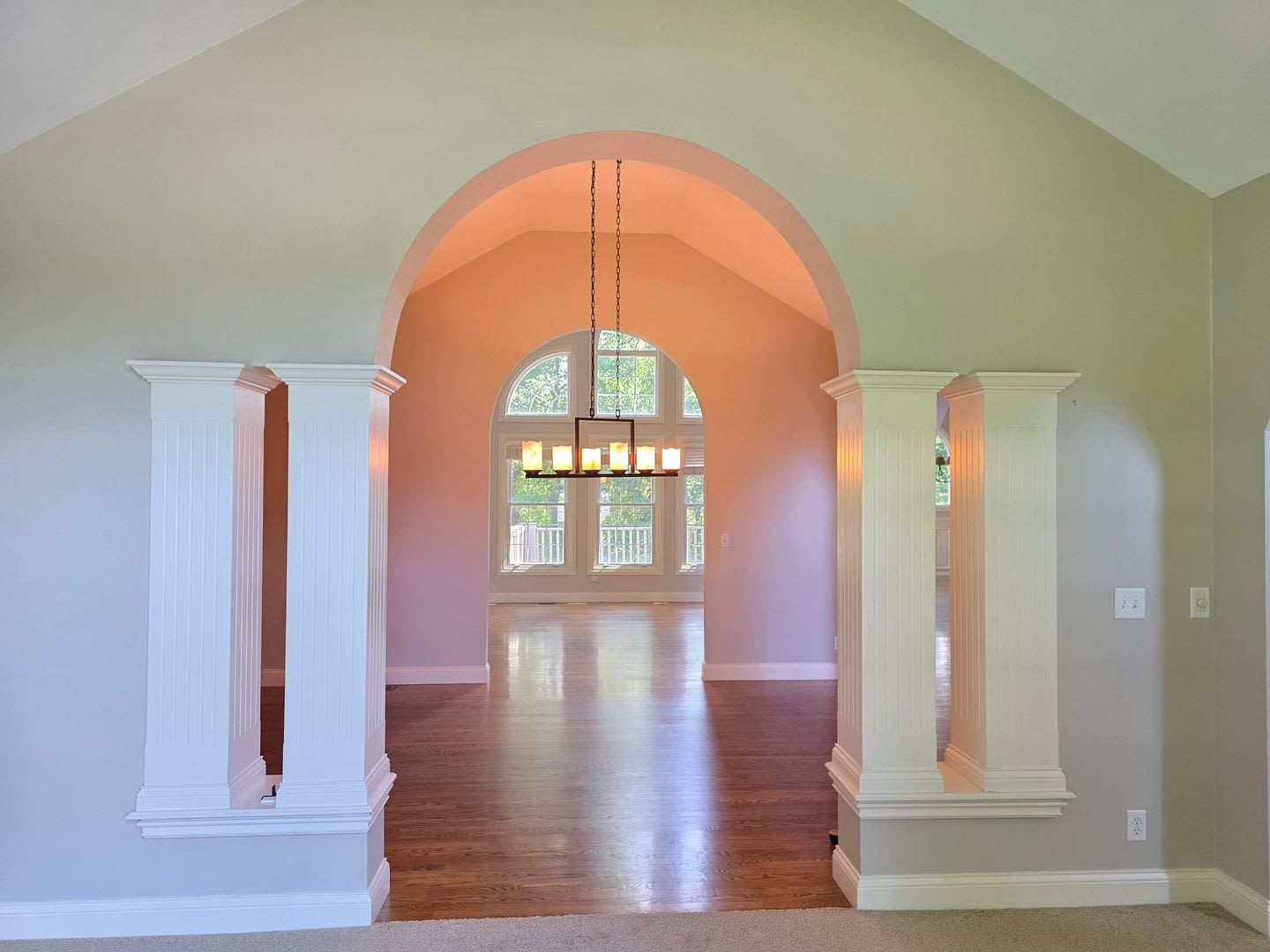 Huge Home – photo 2