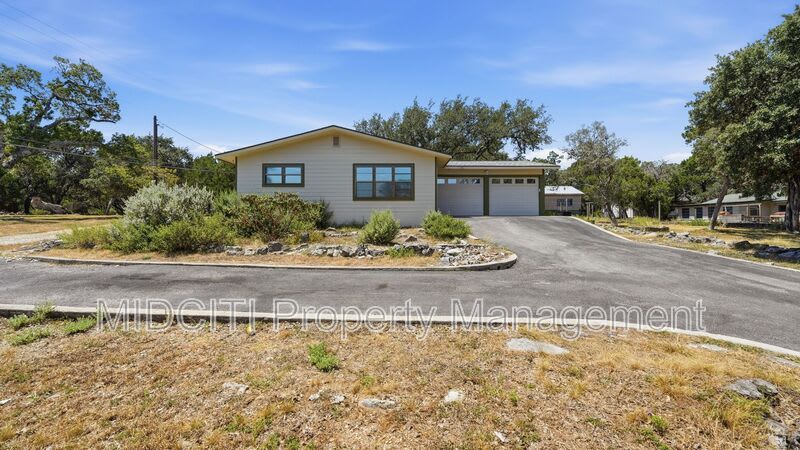 701 Luehlfing Dr – photo 2
