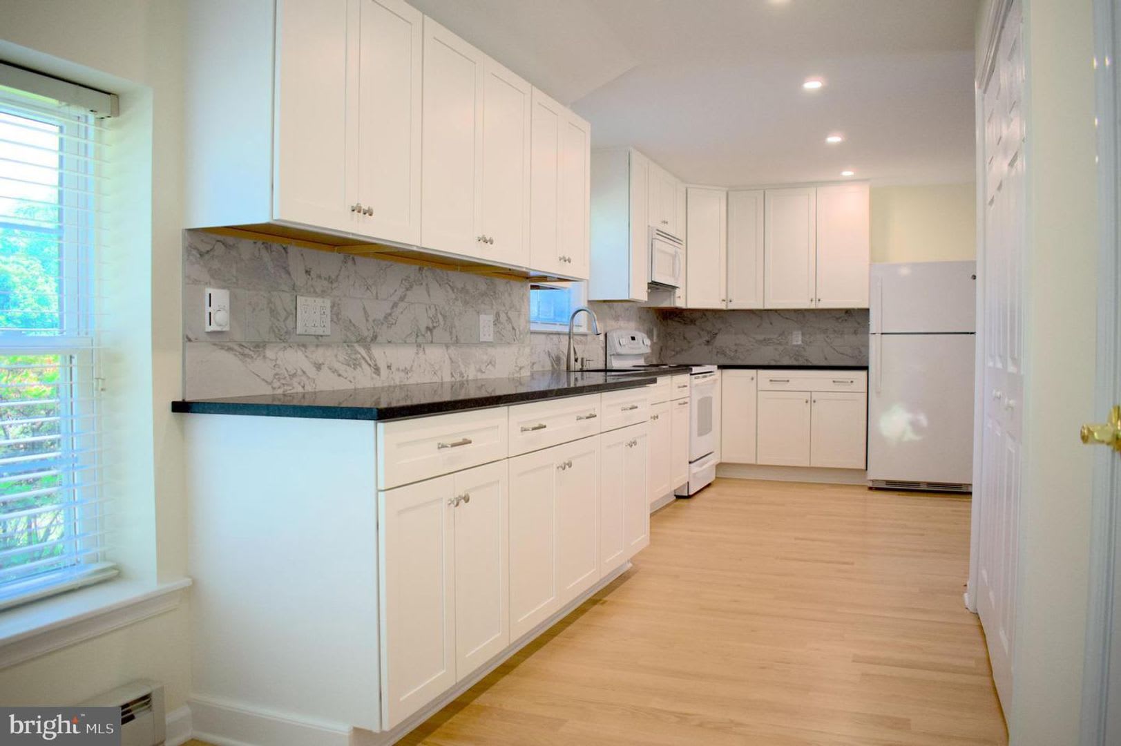 414 Warren Rd – photo 2