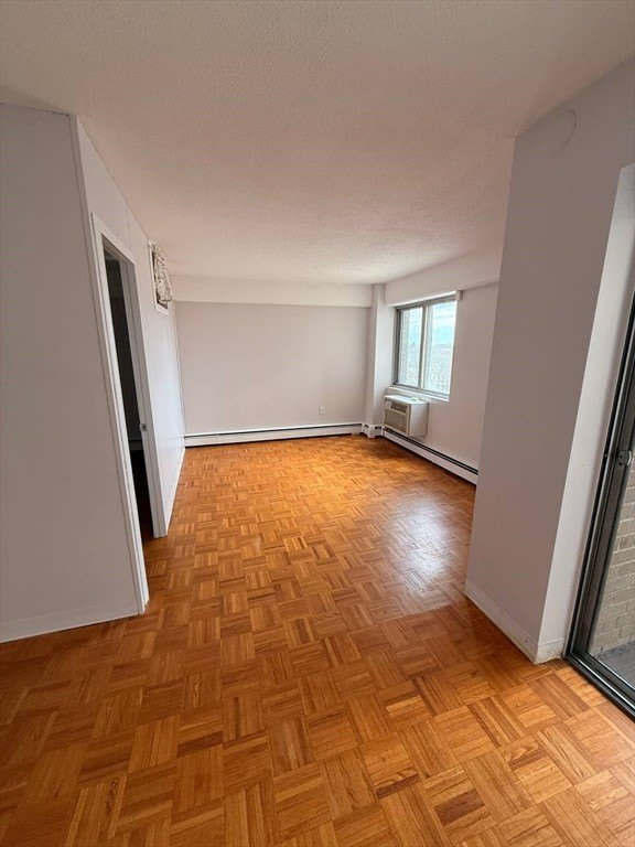 1025 Hancock St – photo 4