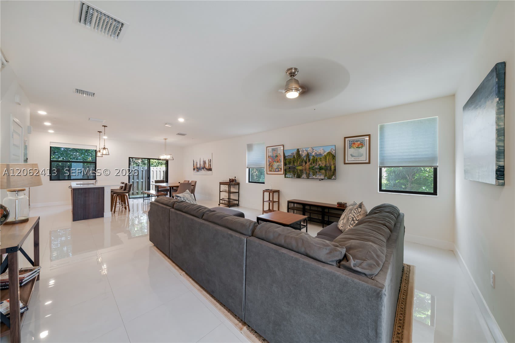 10425 NW 82nd St – photo 5