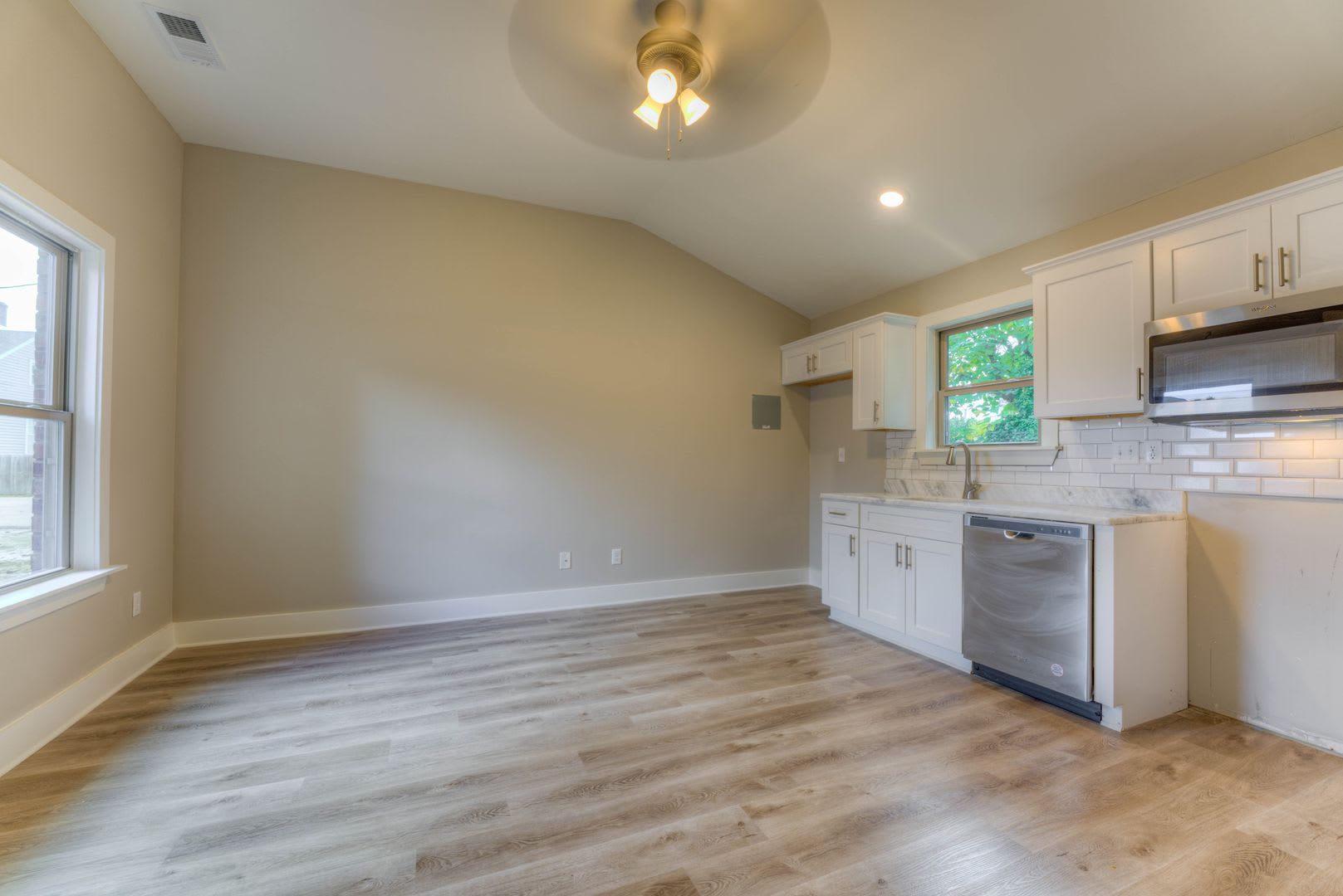 Charming Newer 1-Bedroom Home in Vollintine-Evergreen – photo 2