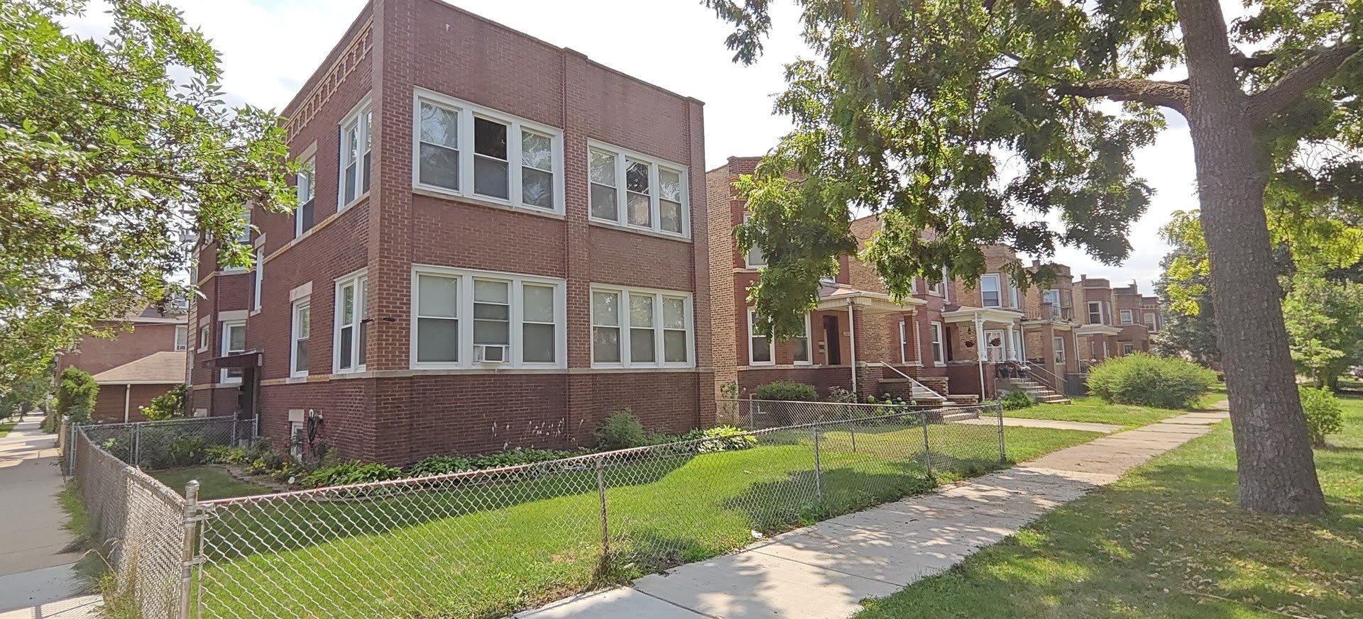 4222 N Laramie Avenue – photo 2