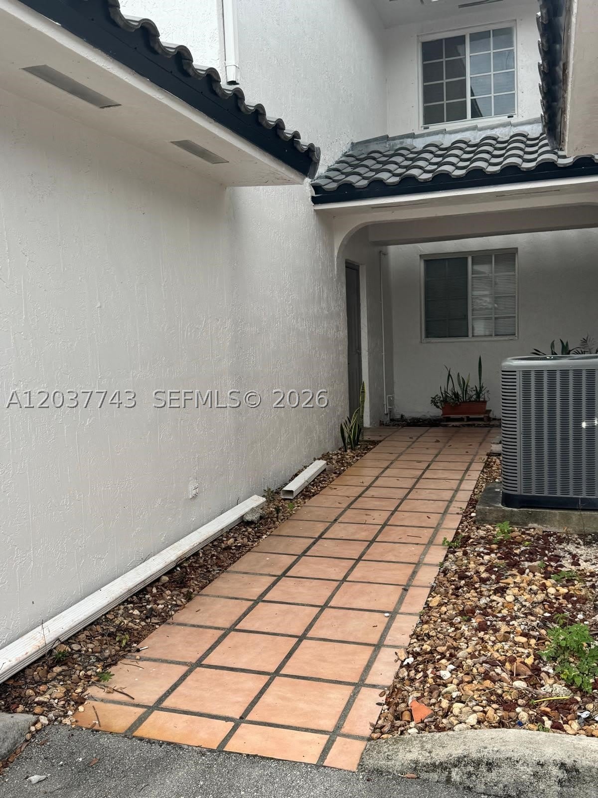7502 NW 175th St – photo 2