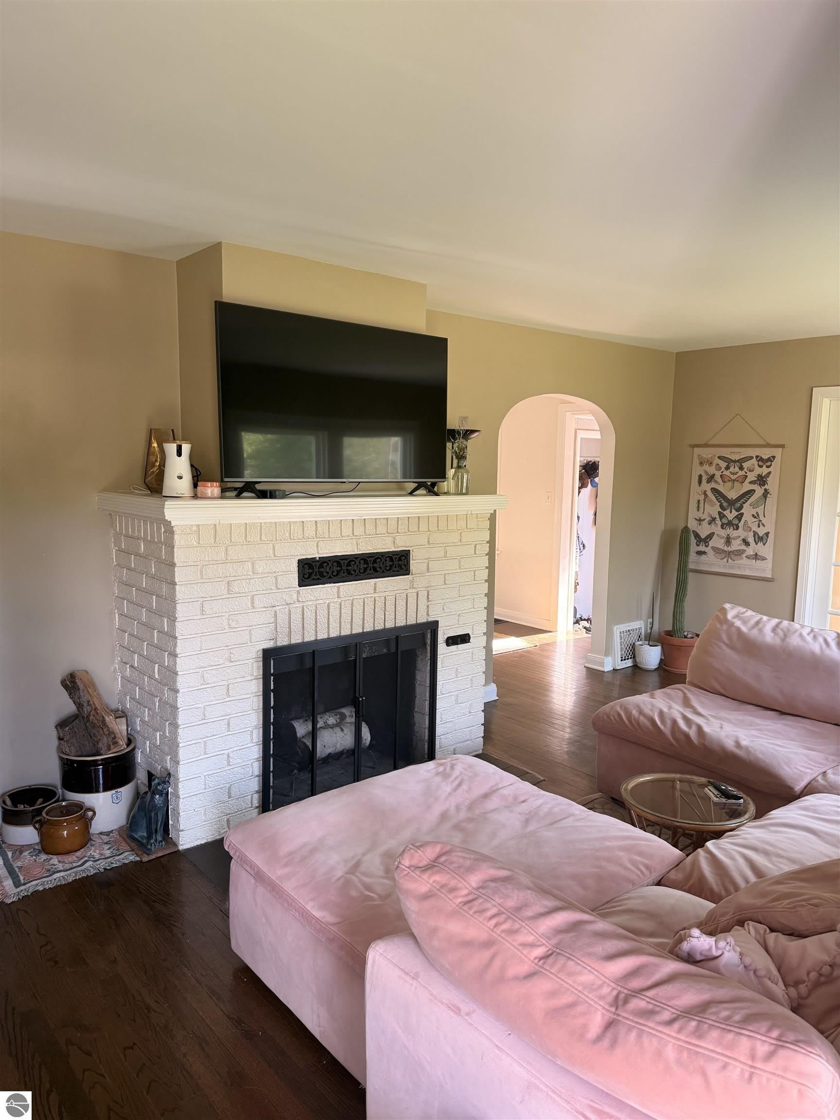 701 W Sixth Street – photo 4