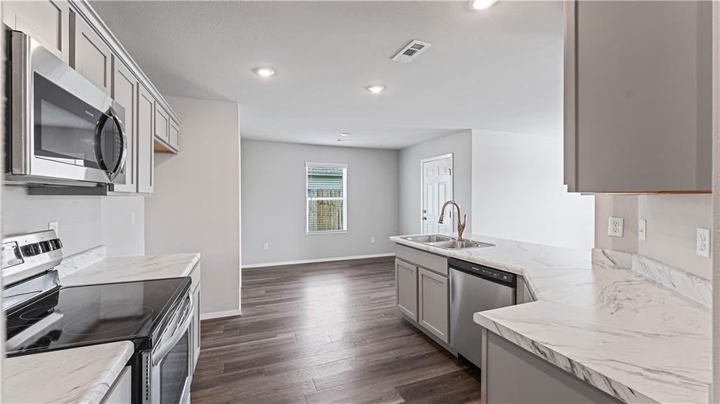 1405 S Corsac Street – photo 4