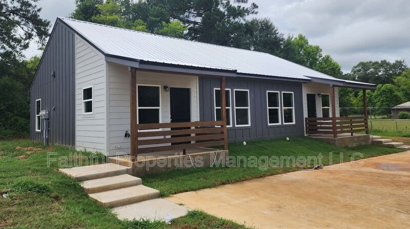 405 North Logan Lane – photo 1