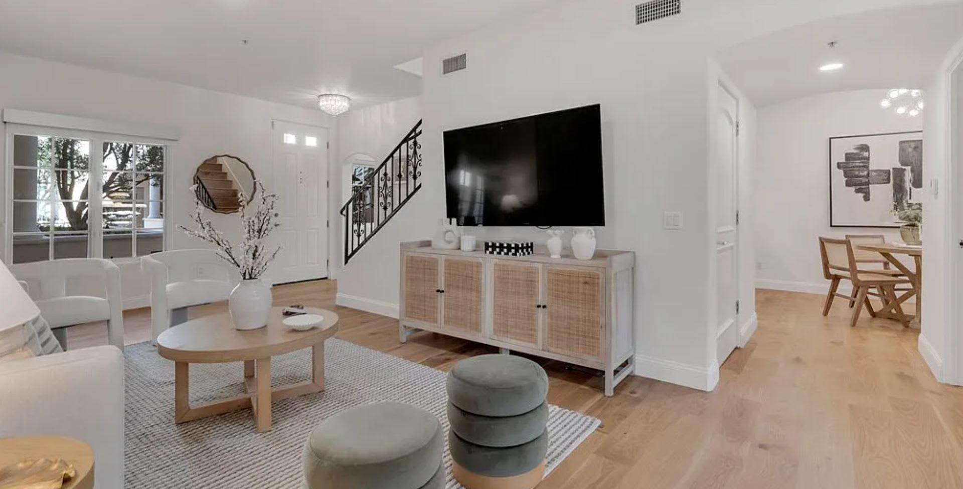 Hidden-Gem Townhouse in WeHo: 2 Bed/2.5 Bath, Private Entrance + Patios, 2 Parking, Norma Triangle – photo 2