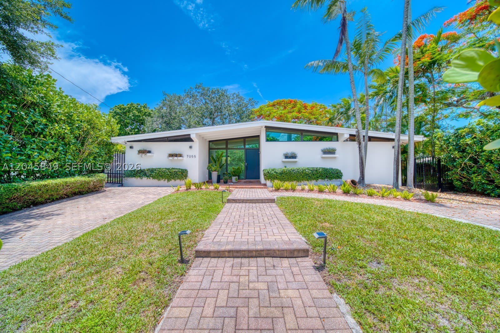 7055 SW 84th Ave – photo 2