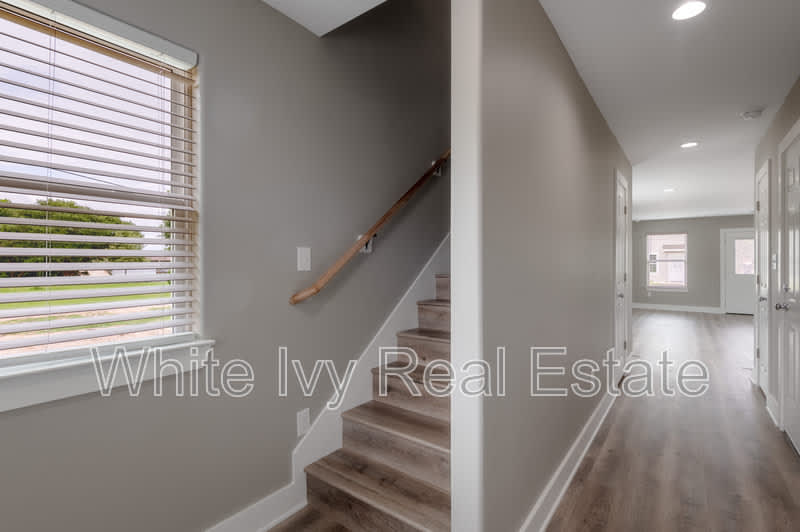 250 N Shady Oaks – photo 4