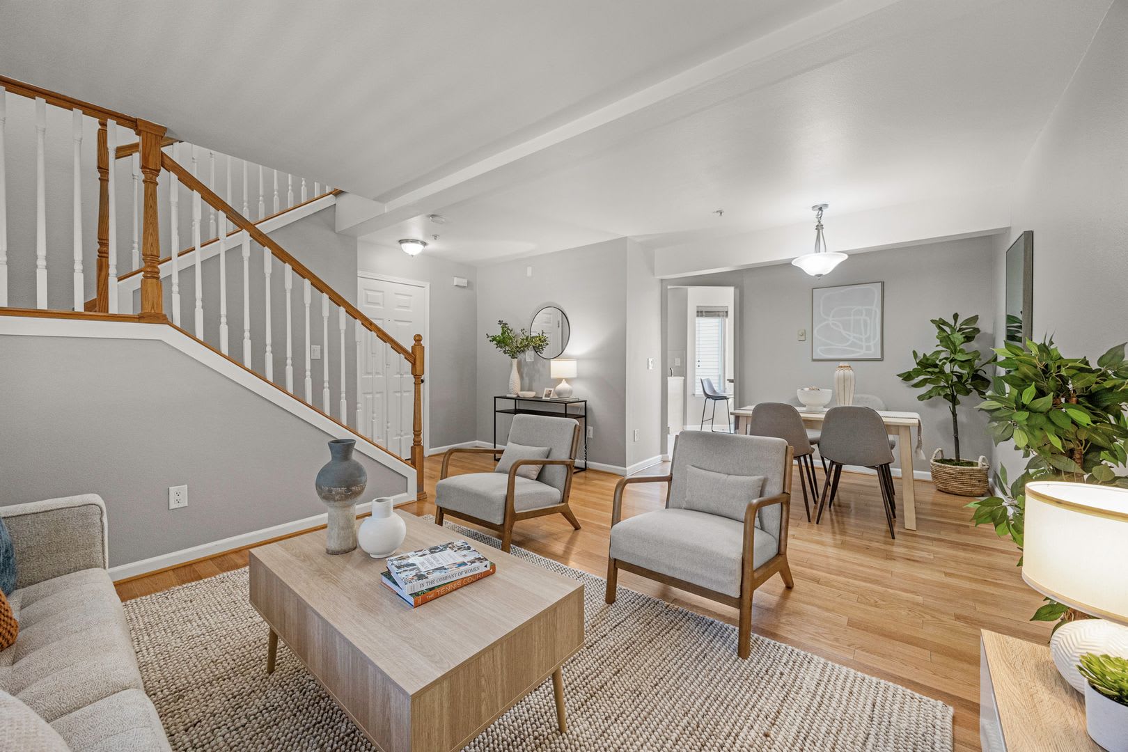 Spacious Townhome with 2 Car Garage – photo 5