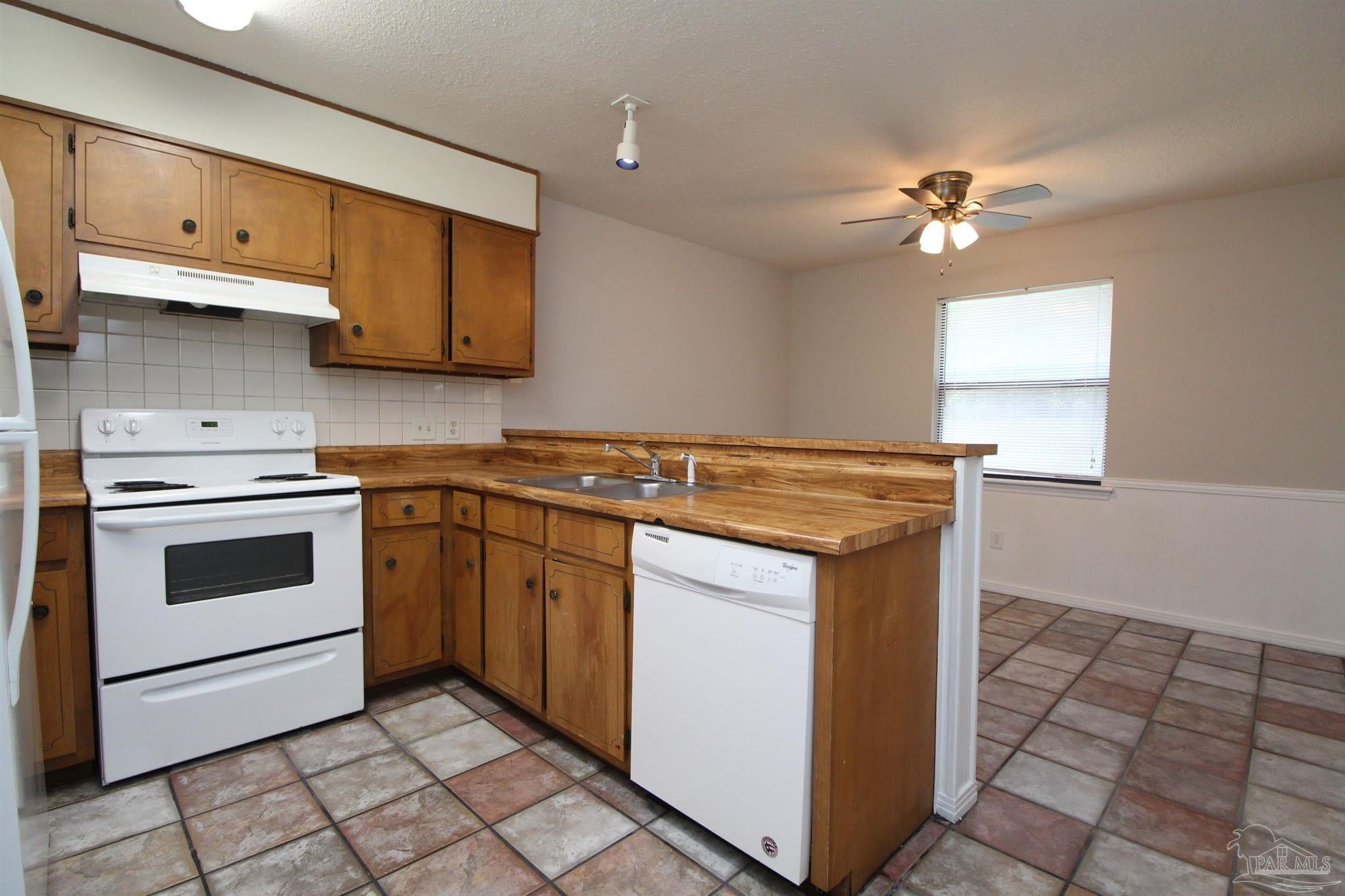 5250 Powrie Dr – photo 5