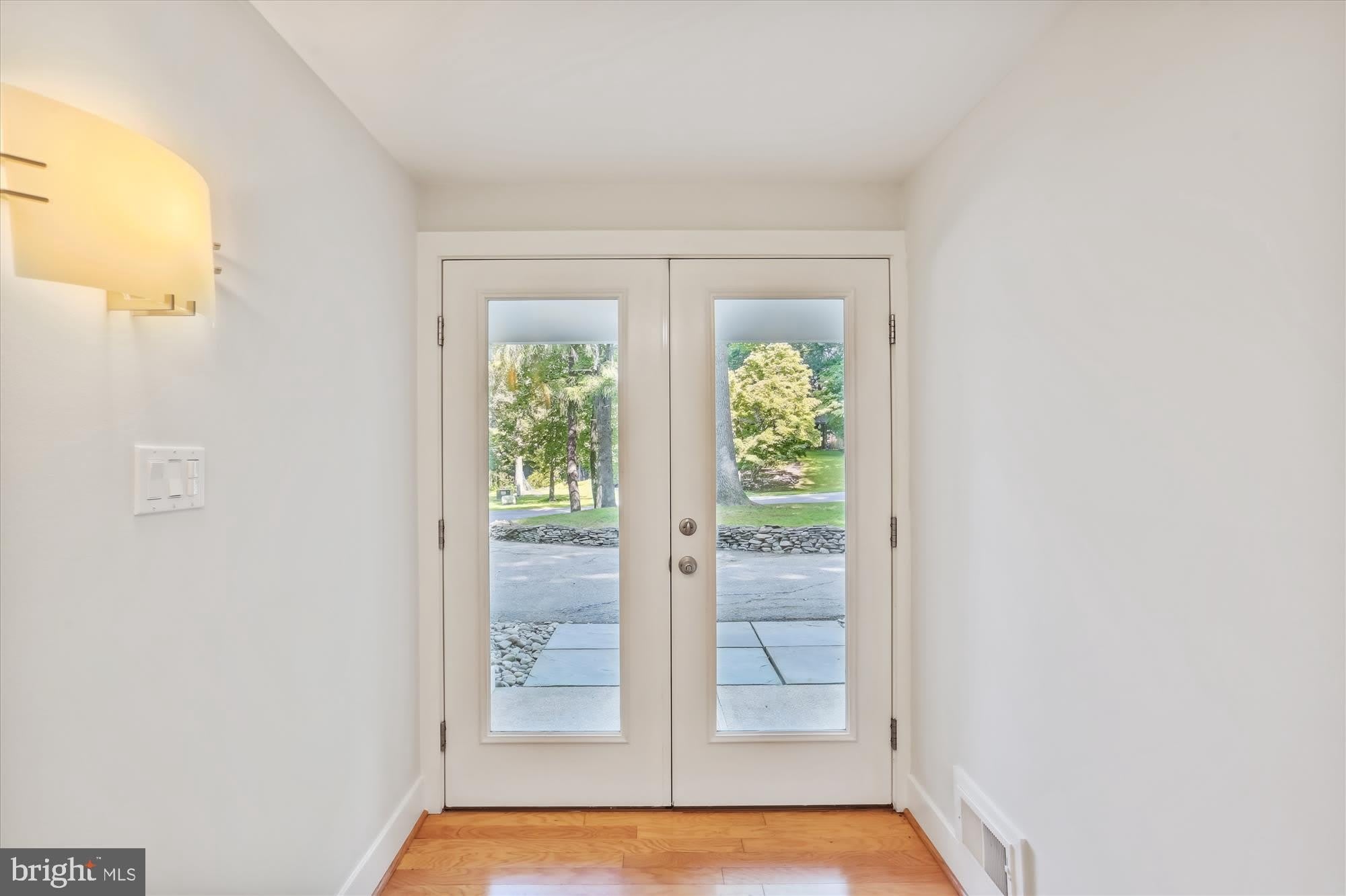 8206 STONE TRAIL Drive – photo 3