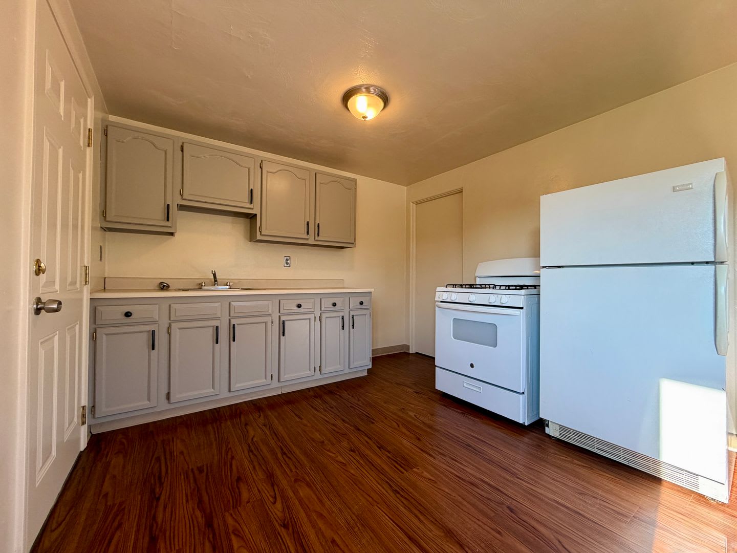 Charming Two Bedroom Townhome With A Private Basement A Shared Backyard Space Call Today – photo 1
