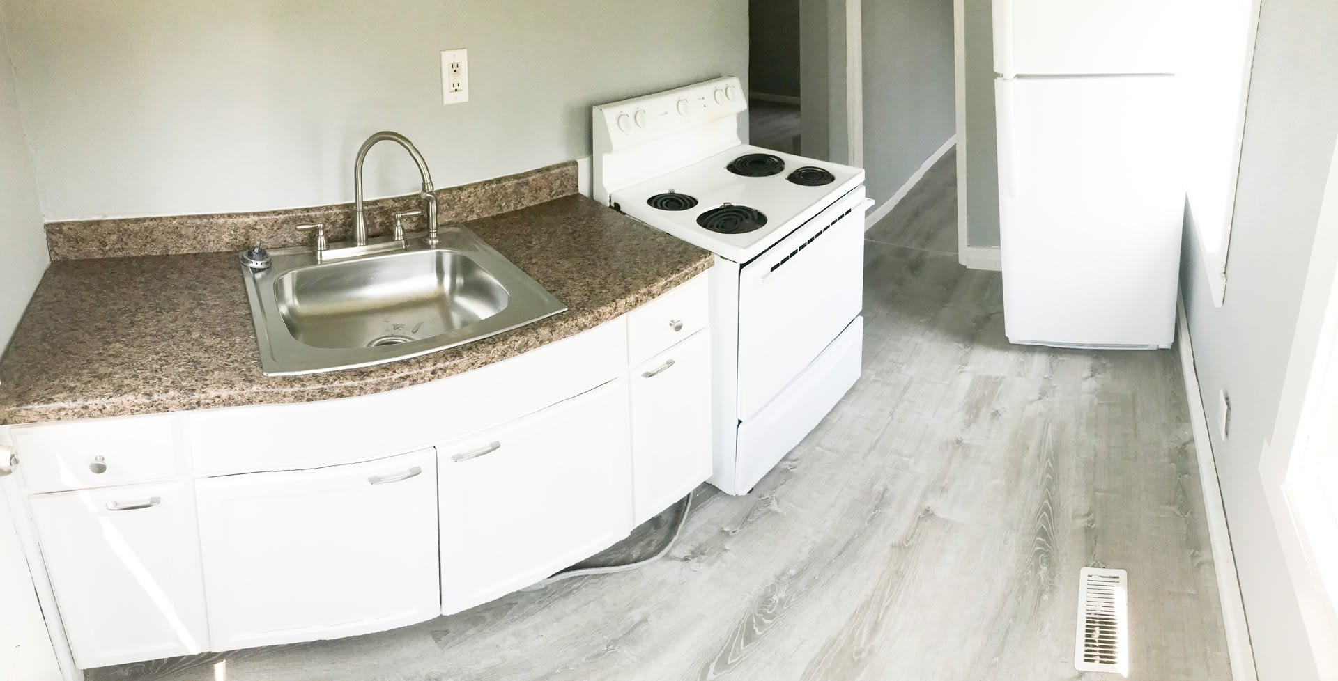 ALL ELECTRIC! 1Bed/1Bath Single Family Home! Newly Renovated! – photo 4