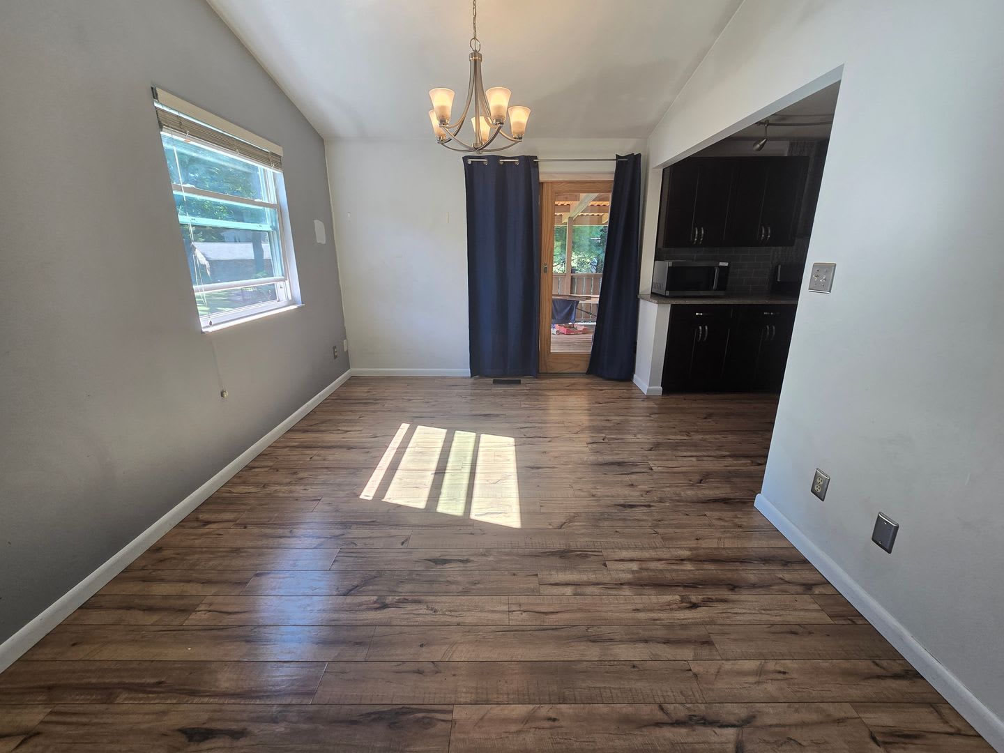 AVAILABLE NOW! Adorable 3 Bedroom Split Entry Home – photo 3
