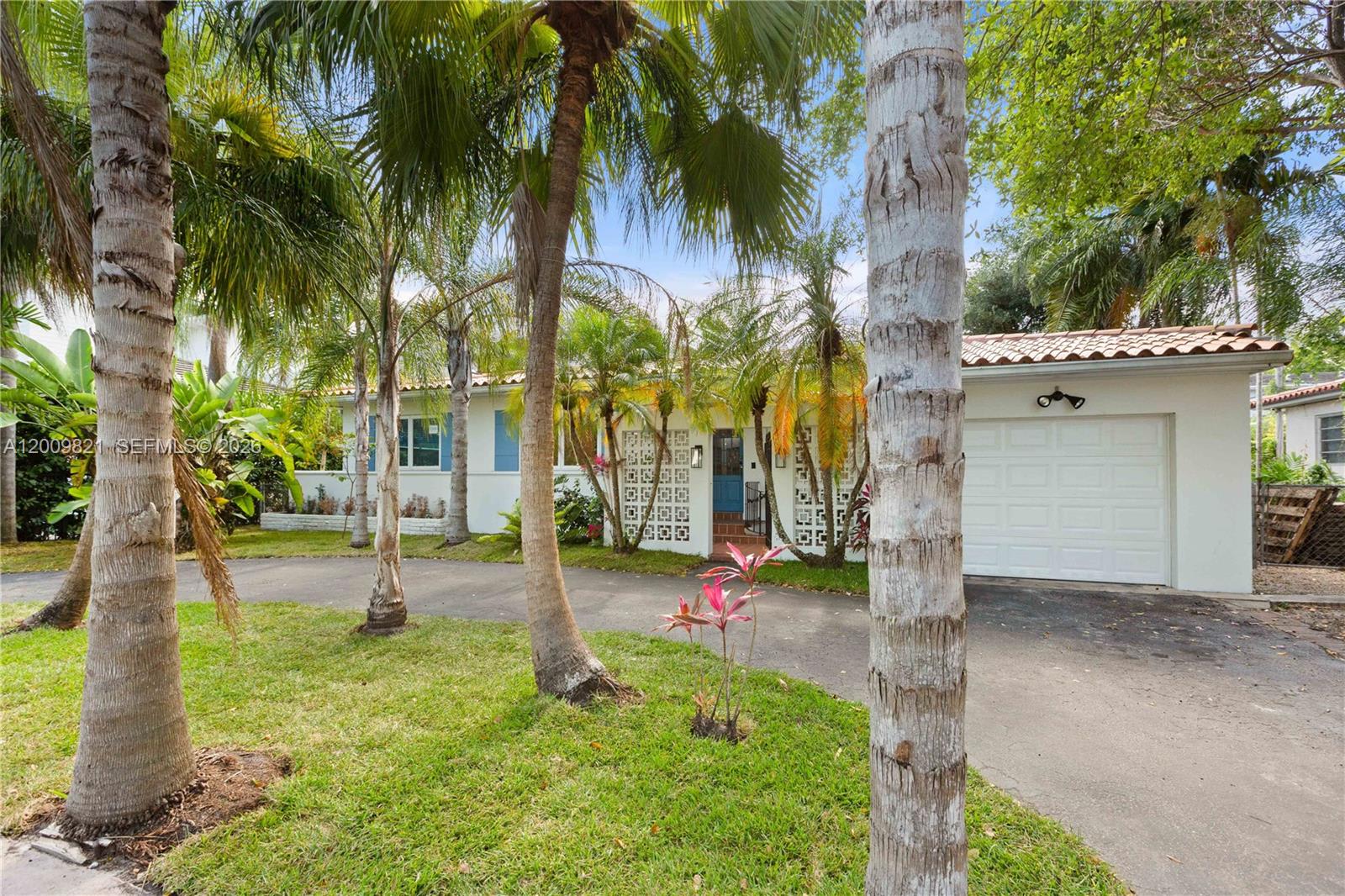 5614 San Vicente Street – photo 3