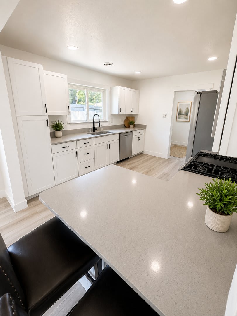 Newly Remodeled 2 Bed, 2 Bath Home in Magna! Lease/Option – photo 4