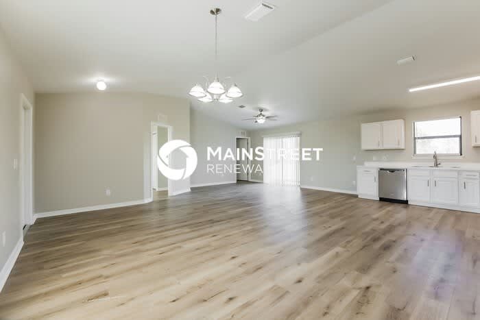 2806 58th Street West – photo 4