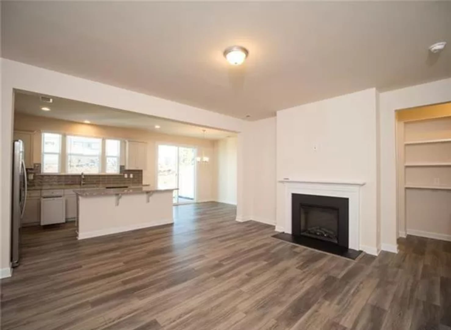 Coming Soon-Beautiful Townhouse in Berewick! – photo 2