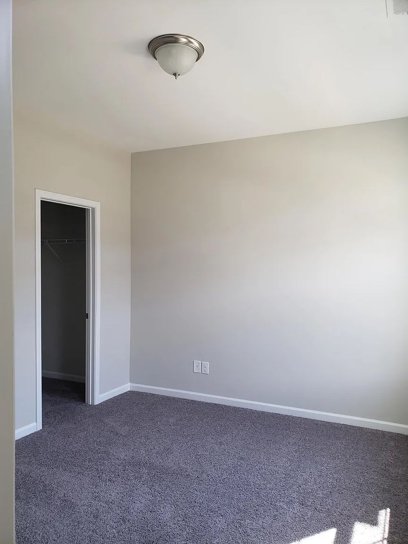 Room in 4 Bedroom Home at Whitby Moore St – photo 5