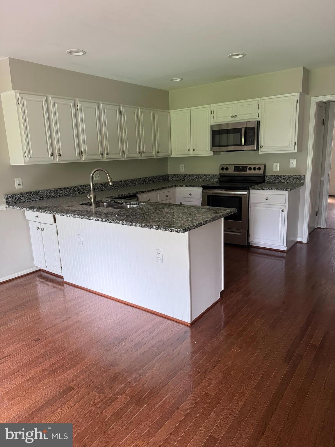 23210 DOVER Road – photo 2