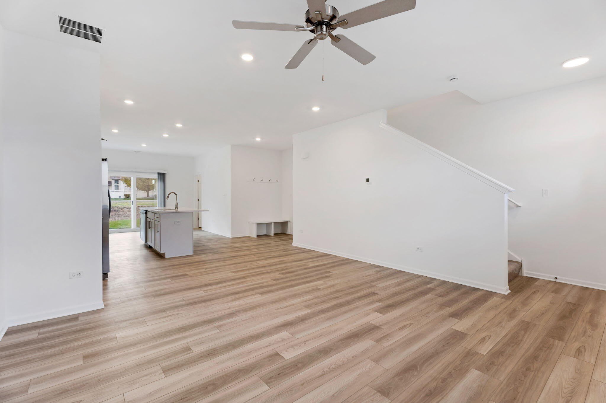 471 E 127th Place – photo 3