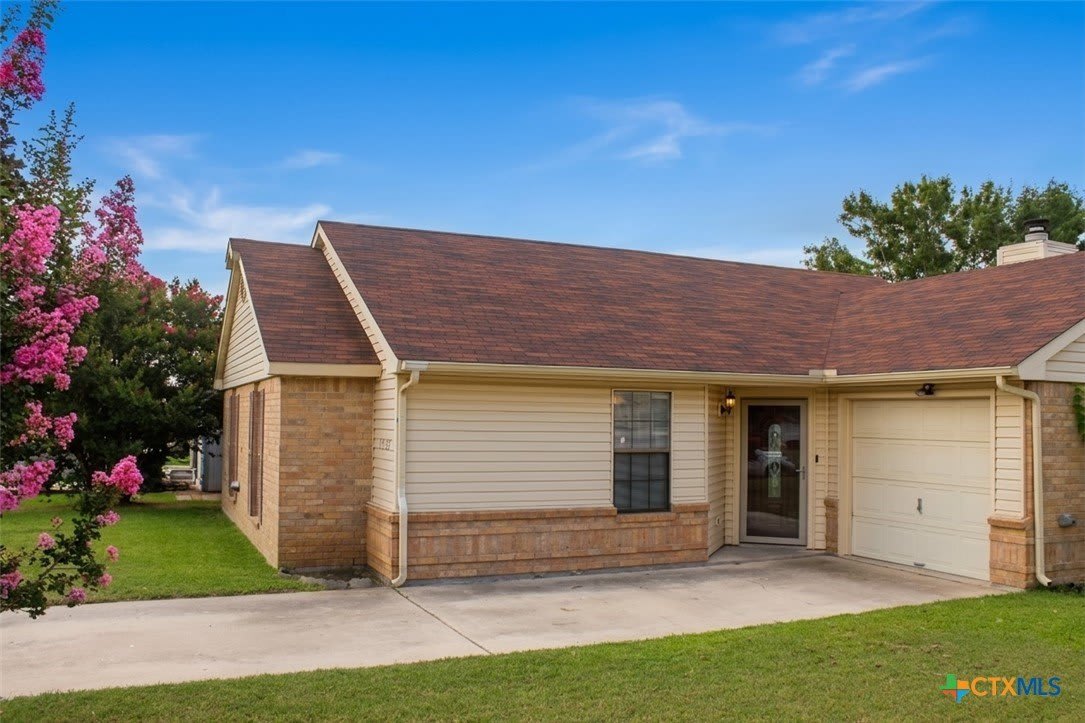 2404 Fieldstone Drive – photo 2