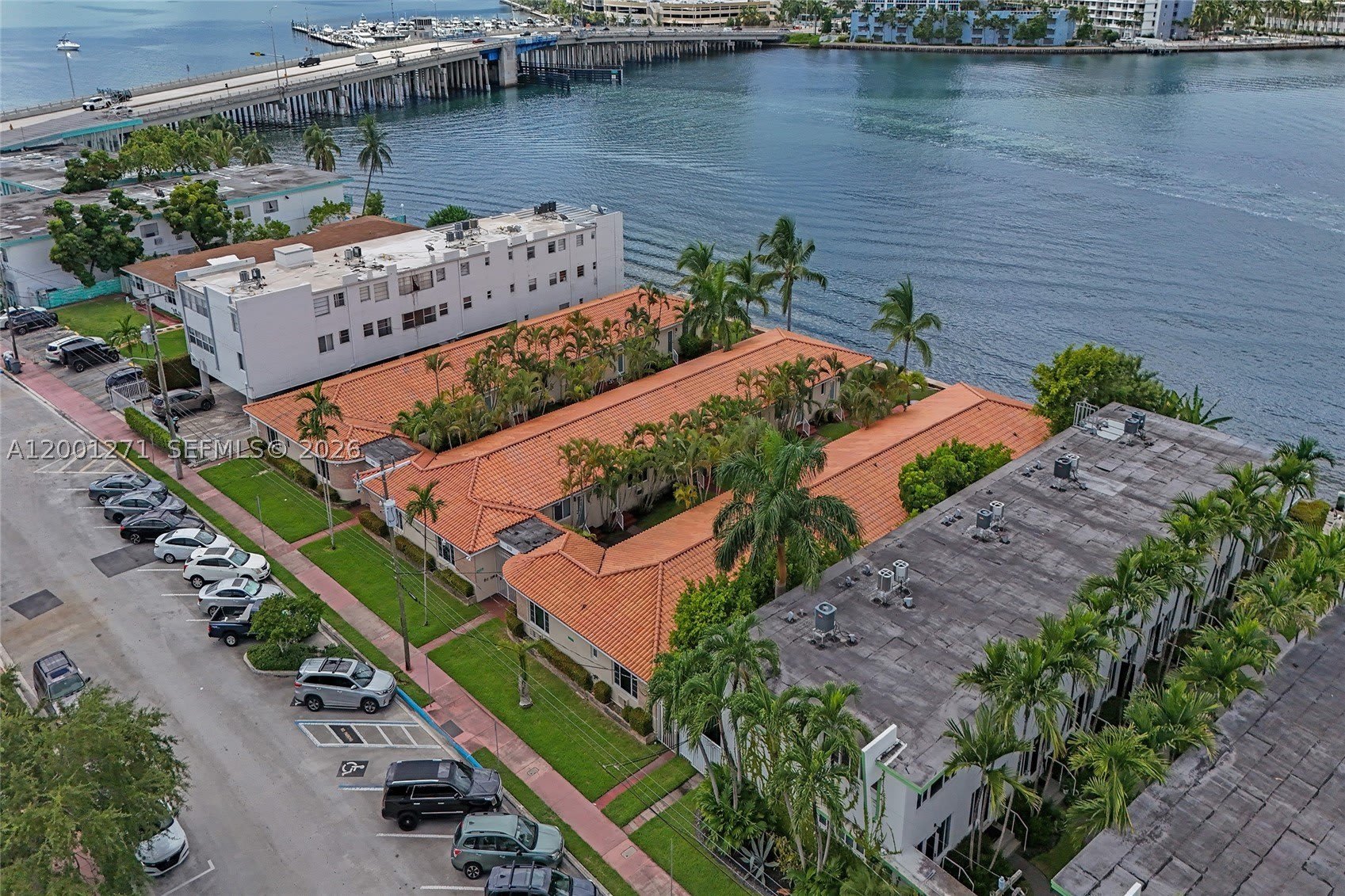 2170 Bay Dr – photo 2