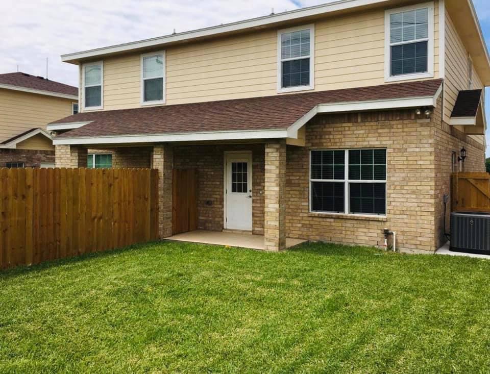 2716 Phoenix St – photo 2