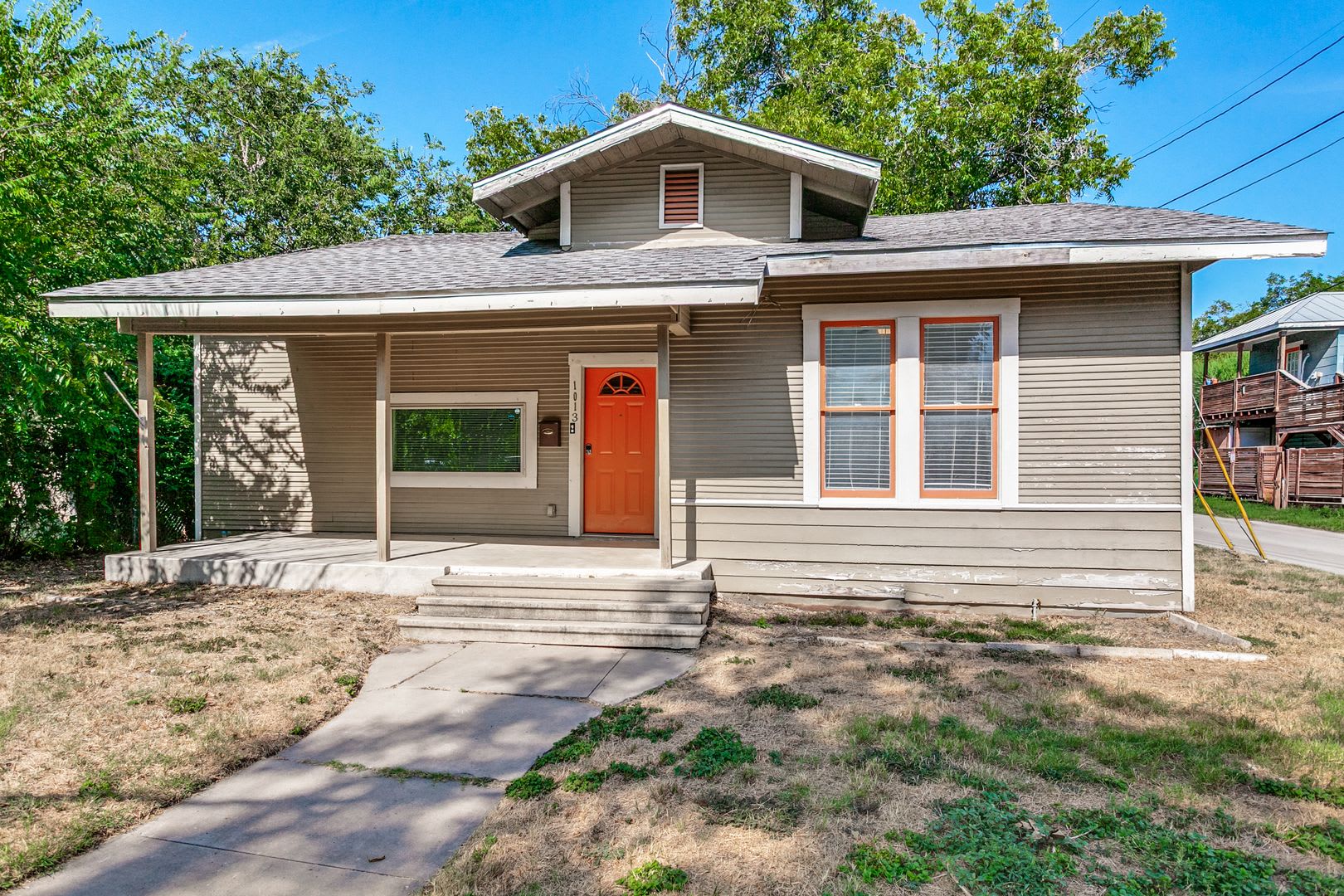 CHARMING DIGNOWITY HILL CRAFTSMAN – photo 3