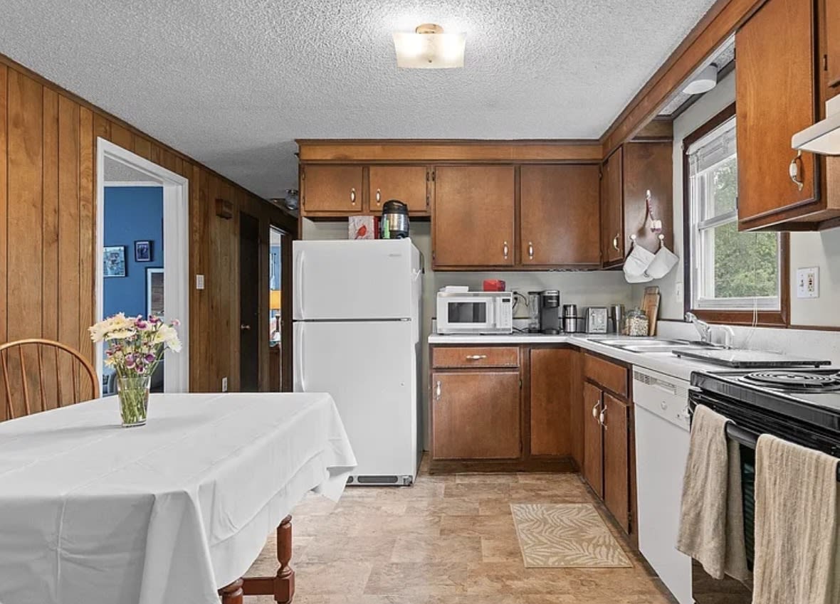 63 Lafayette Street – photo 4