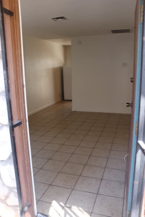 NO SHOWINGS UNTIL 12/15/25 – photo 4