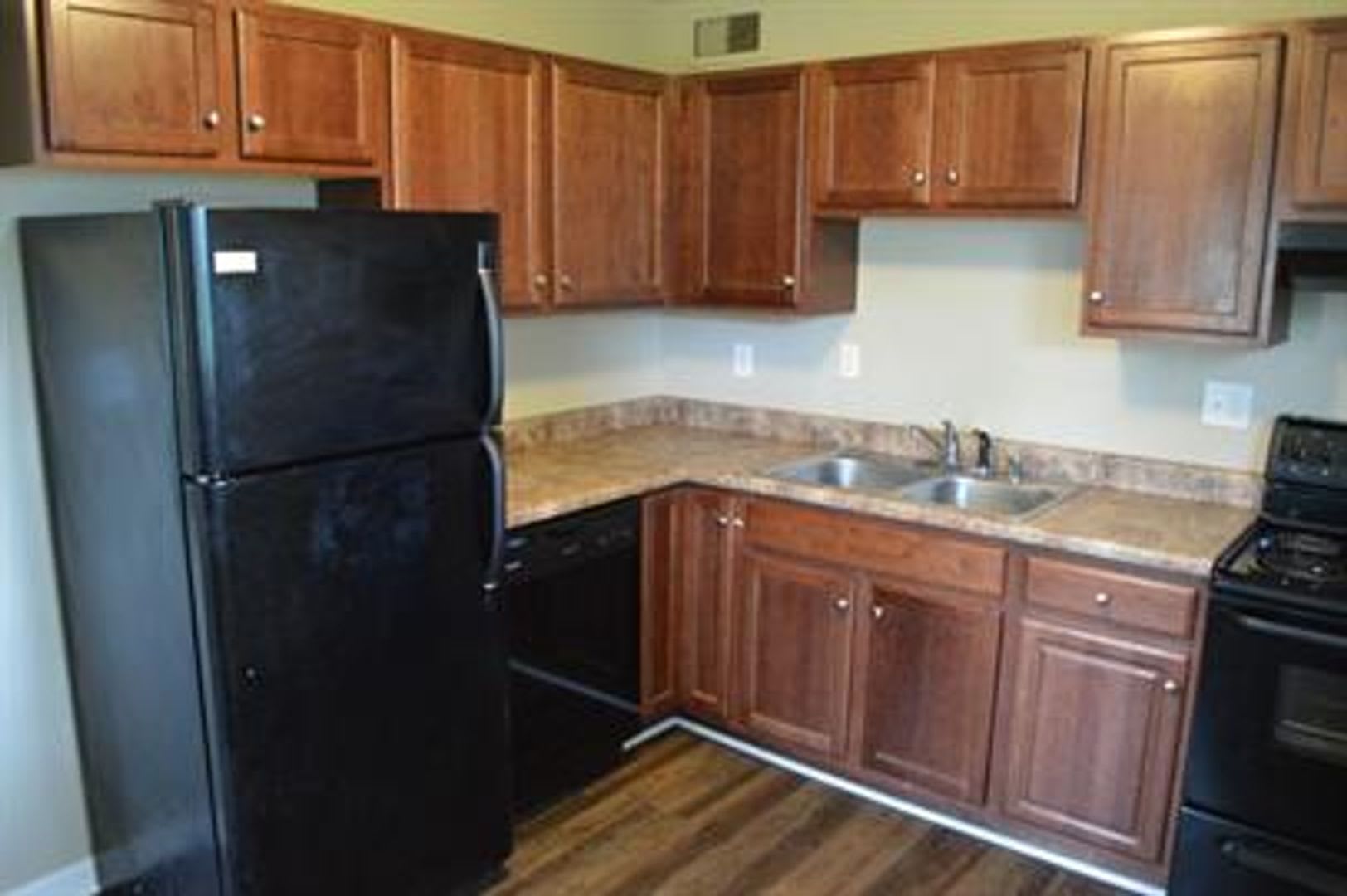 4Br 1 Ba Home In Shively With Updates New Kitchen And More 5609 Goldenrod Louisville Ky 40272 – photo 4