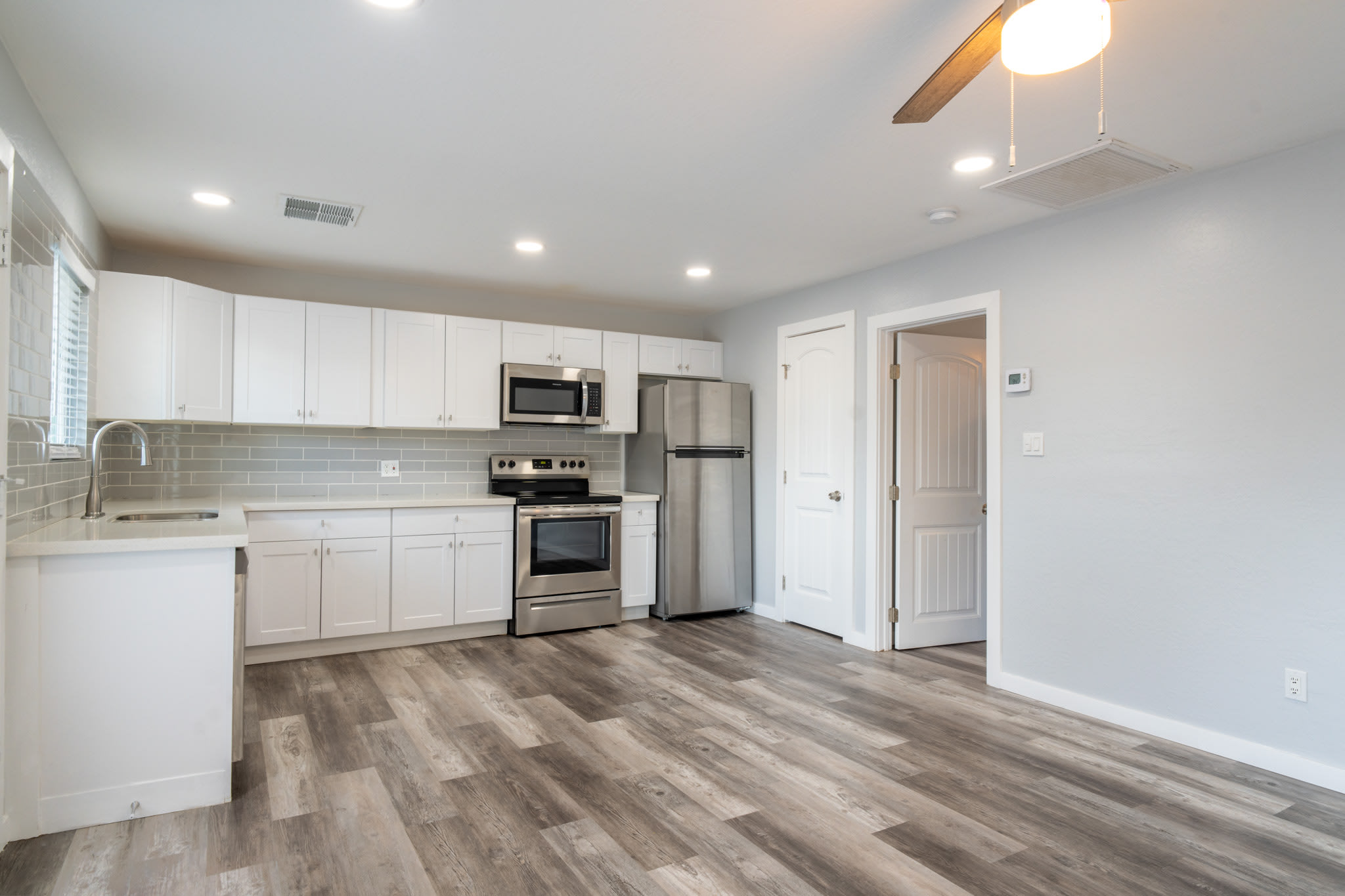 1421 South Rita Lane – photo 2