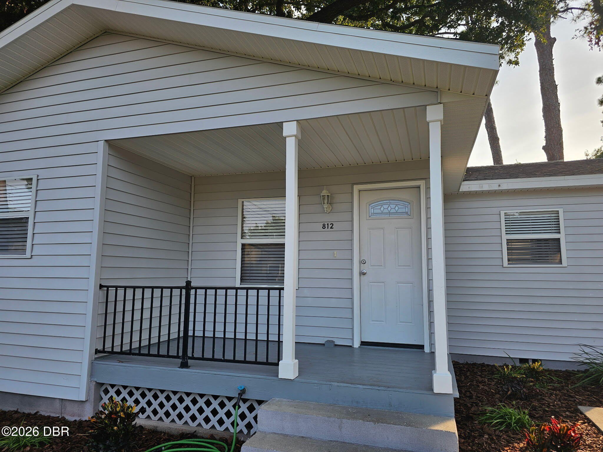 812 May Avenue – photo 2