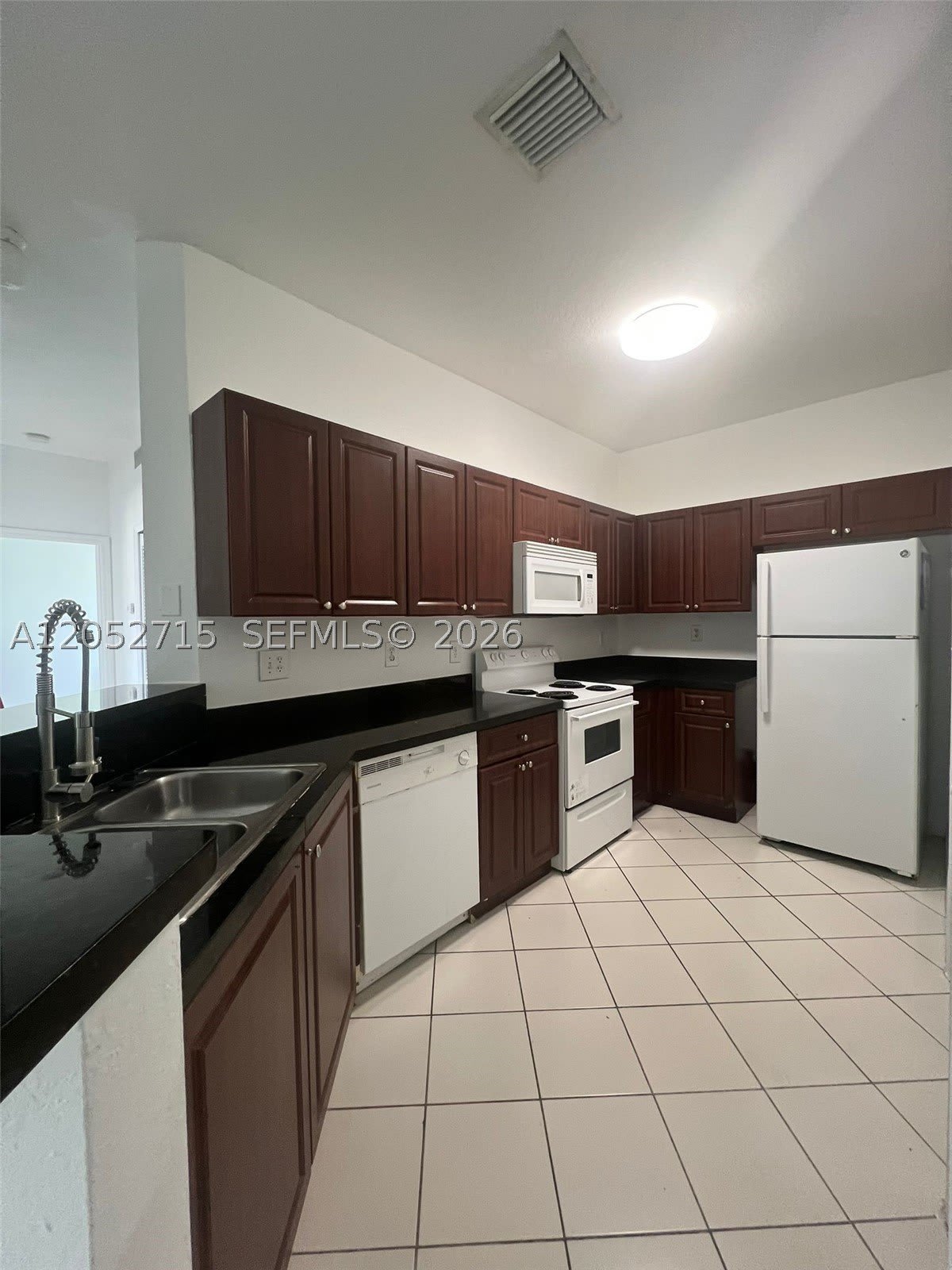 7200 NW 177th St – photo 2
