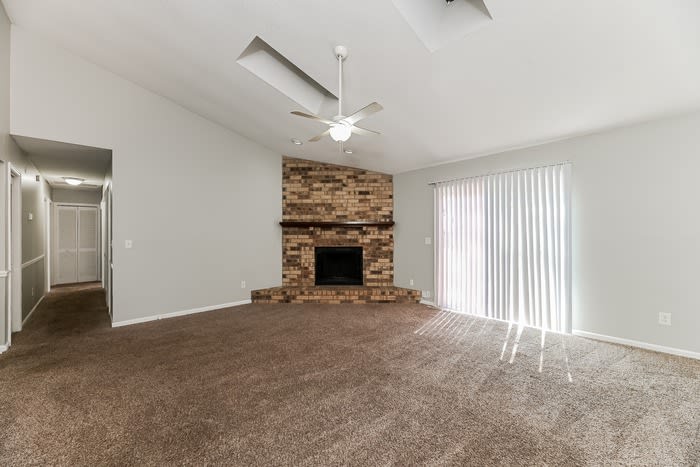 405 Crestwood Drive – photo 3