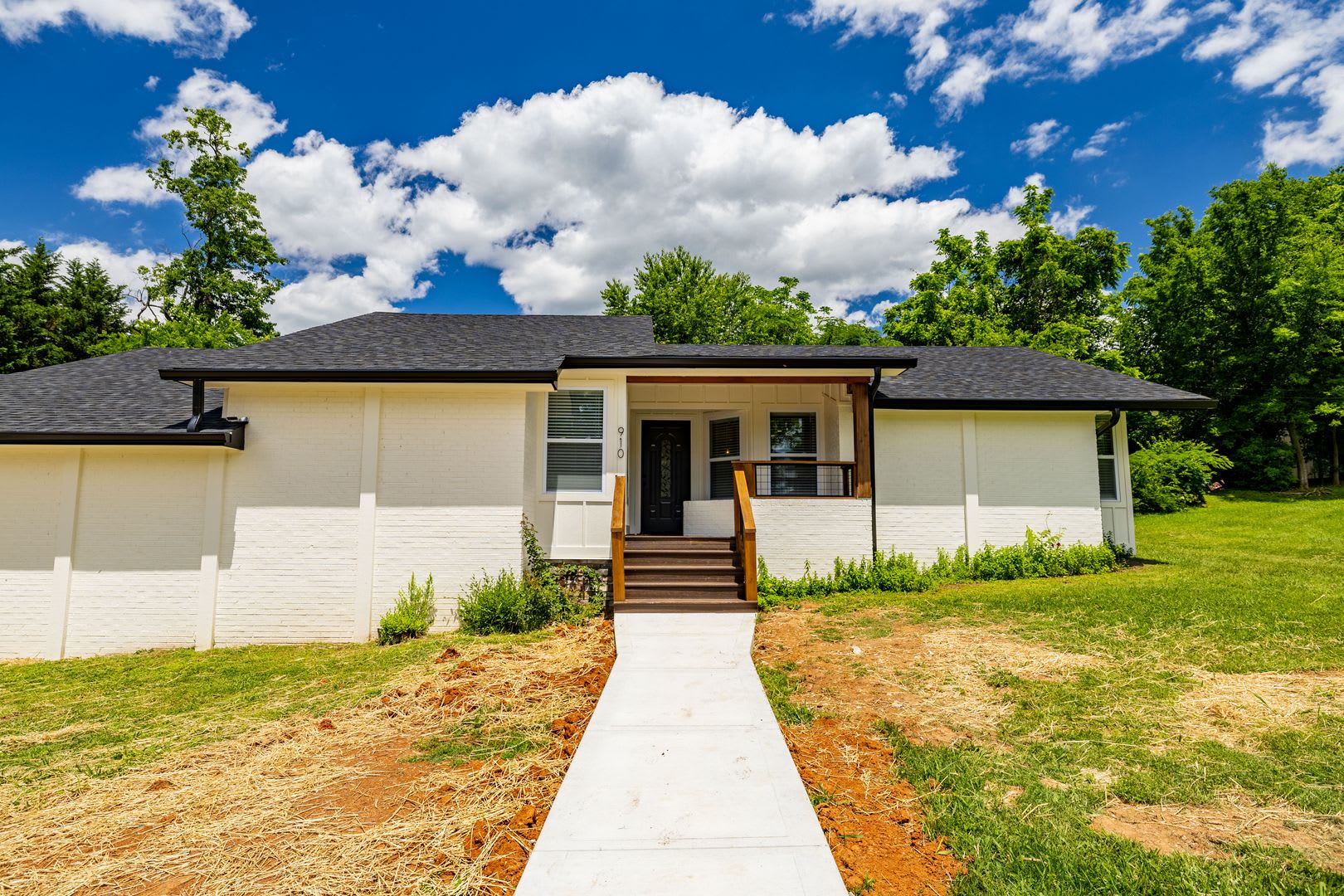 Maryville 37804 100 Newly Renovated 3 Bedroom 2 Bath Home With Modern Layout Private Backyard – photo 3