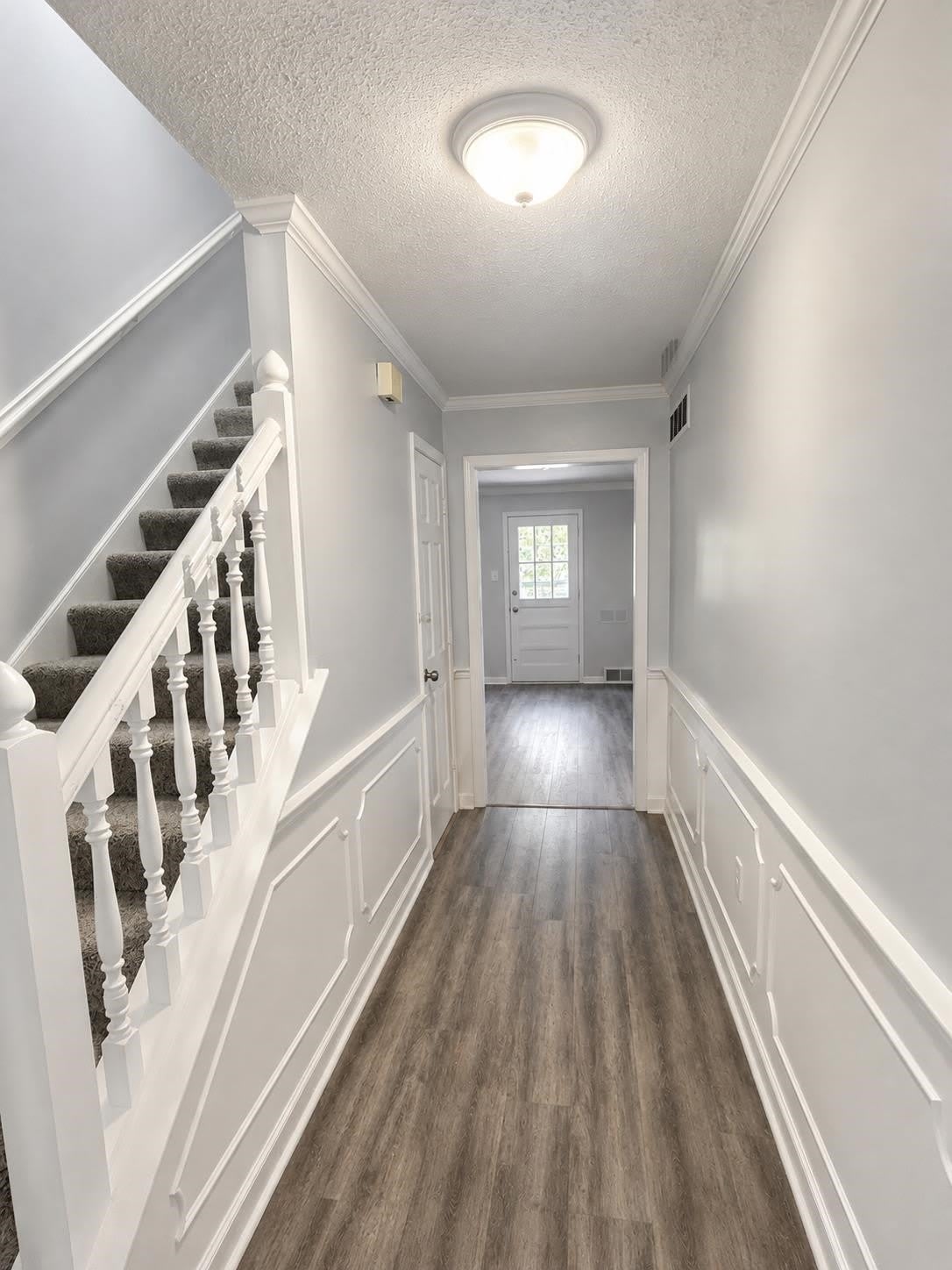 1562 HOLLY HILL Dr – photo 2