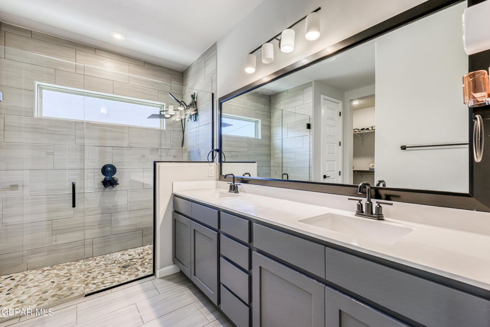 Beautiful East side House 3 bed-2 baths 79928 – photo 4