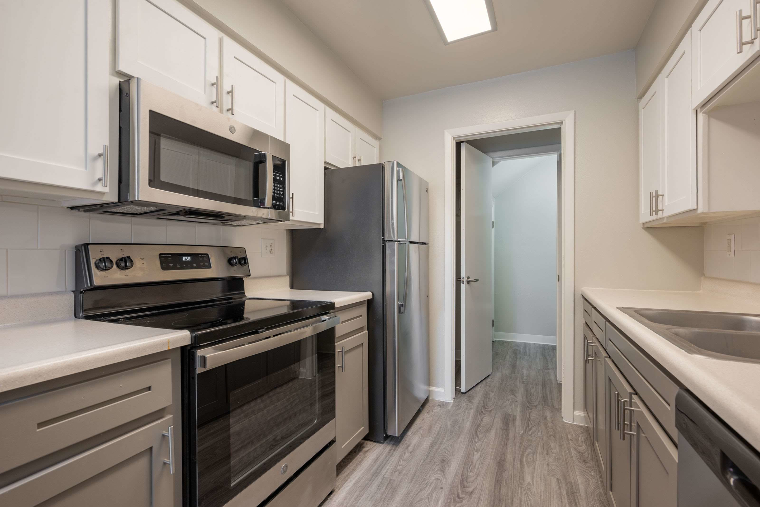 Chelsea Village Apartments – photo 5