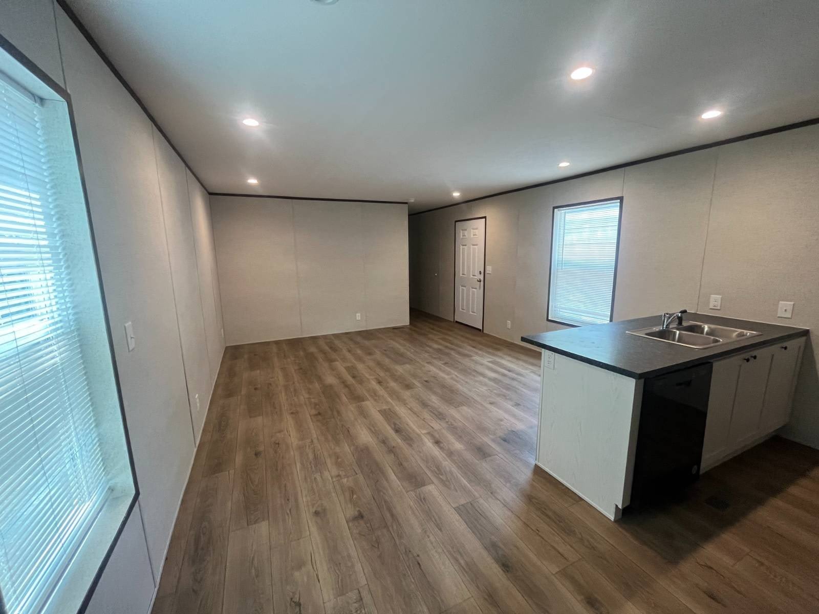 1085 Spring Bay Rd – photo 4