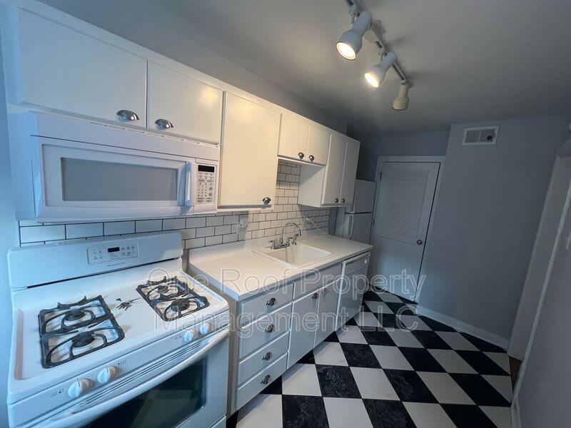 4532 Broadway Boulevard – photo 3