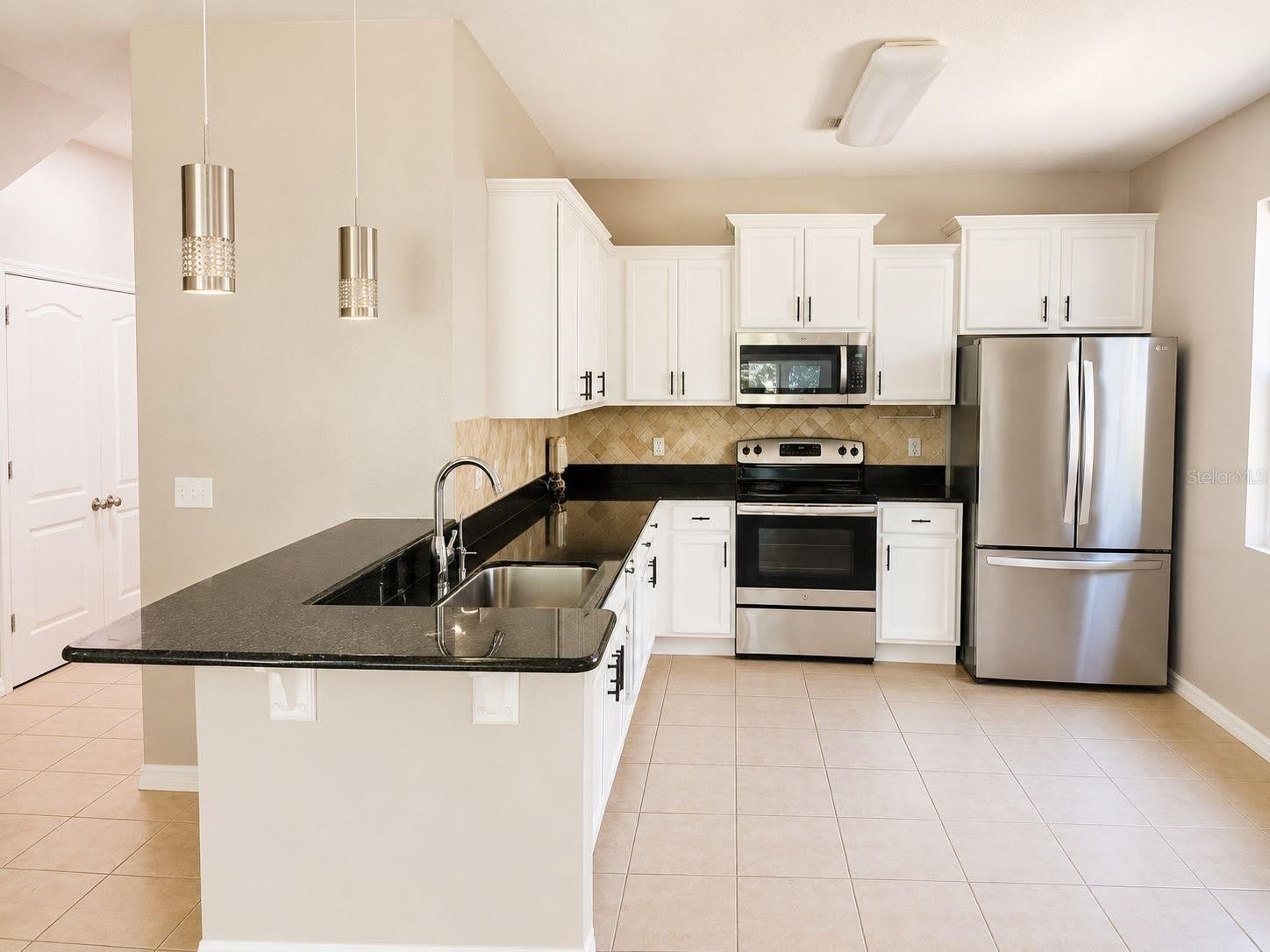 2256 Betsy Ross Lane – photo 4